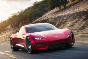 628x422-yeni-tesla-roadster-anahtarsiz-calisabiliyor-1574327644001