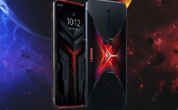 Lenovo Legion Pro Videsunda Eller Cihazı Eti Göstermektedir