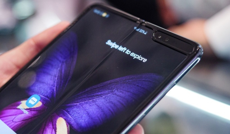Samsung Galaxy Z Fold 2 Baskı Makineleri, Tasarımı Tam Bir İhtişamla Ortaya Çıkarmak Adına Sızdırıldı