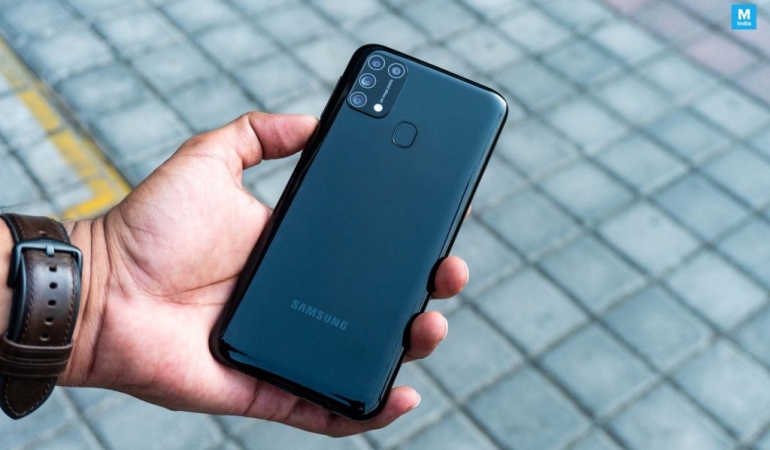 Delikli AMOLED Ekran ve 6.000mAh Batarya ile Galaxy M31’ler Bu Ay Açıklanacak