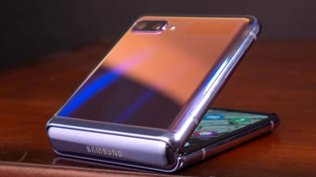 Galaxy Z Flip 2 Daha Büyük Bir Dış Ekrana ve Daha Büyük Bir Bataryaya Sahip Olacak