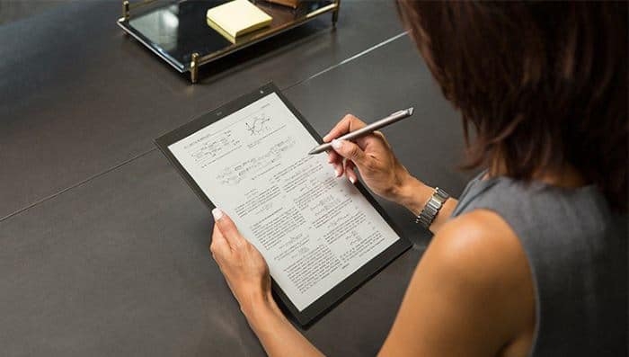 E Ink, 10,3 İnçlik Esnek Bir ePaper Ekranını Duyurdu