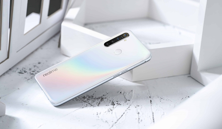 Realme 5 Pro Artık Chroma White’da Mevcut!