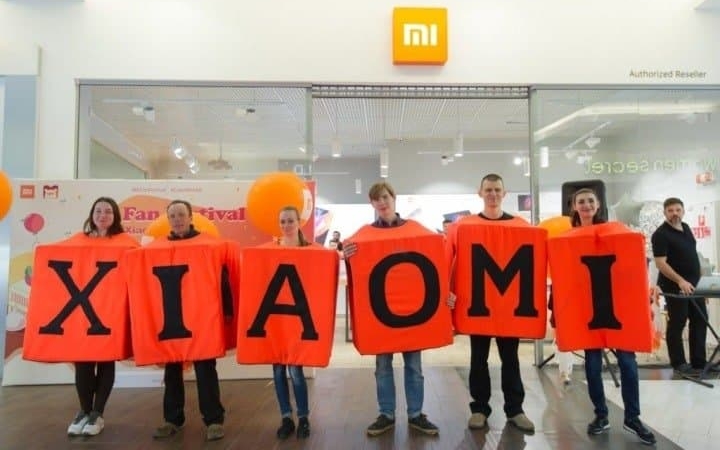 Xiaomi ,Mi 10T Serisinin Neden LED Panel Yerine LCD Kullandığını Açıklıyor
