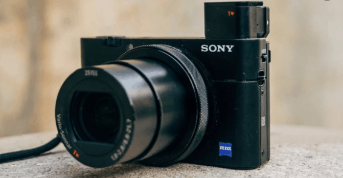 SONY’nin ilk VLOG kamerası ZV-1!