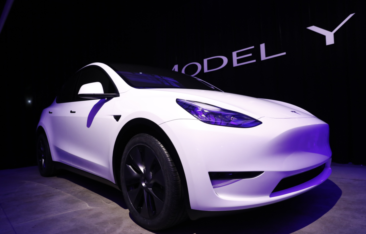 Tesla’nın En Ucuz Otomobili Satışa Çıkarıldı! 2021


