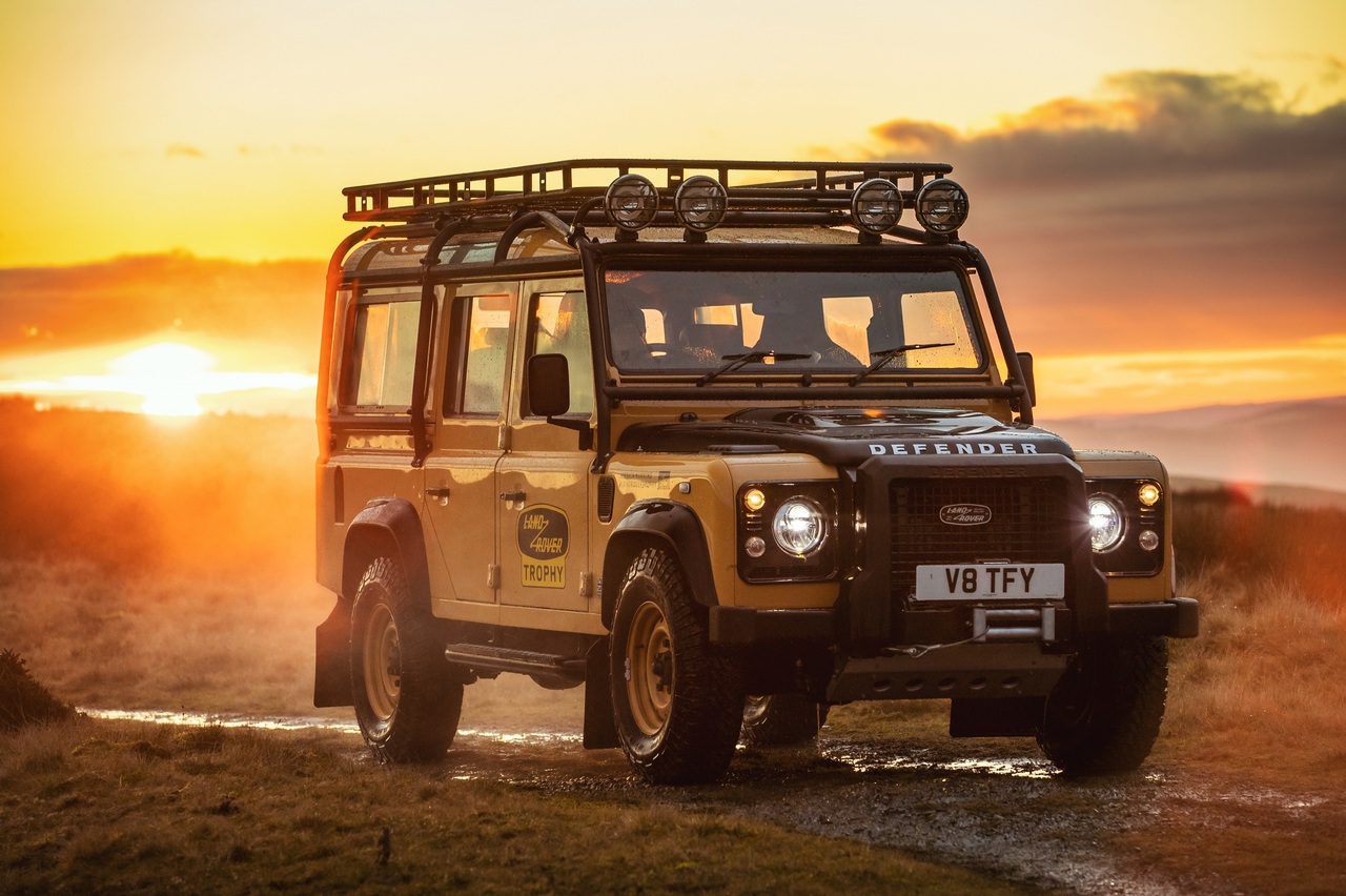 Land Rover Classic Defender Works V8 Trophy, dünya çapında 25 birimle sınırlıdır 2021


