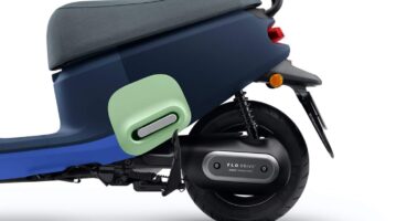 Gogoro VIVA MIX, 6 saniyelik pil değişimine sahip alacalı bir e-scooter