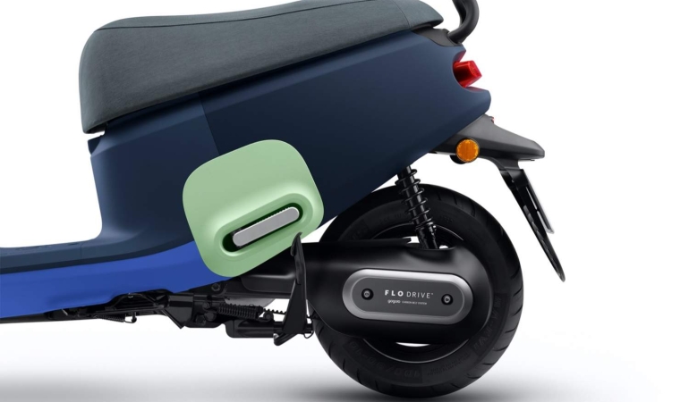 Gogoro VIVA MIX, 6 saniyelik pil değişimine sahip alacalı bir e-scooter
