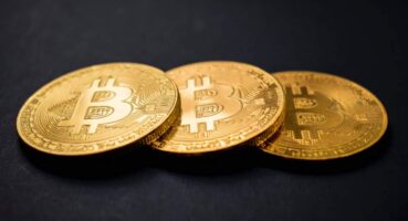 Sakinler, devasa bitcoin madenciliği operasyonunun yerel bir gölü ısıttığını iddia ediyor