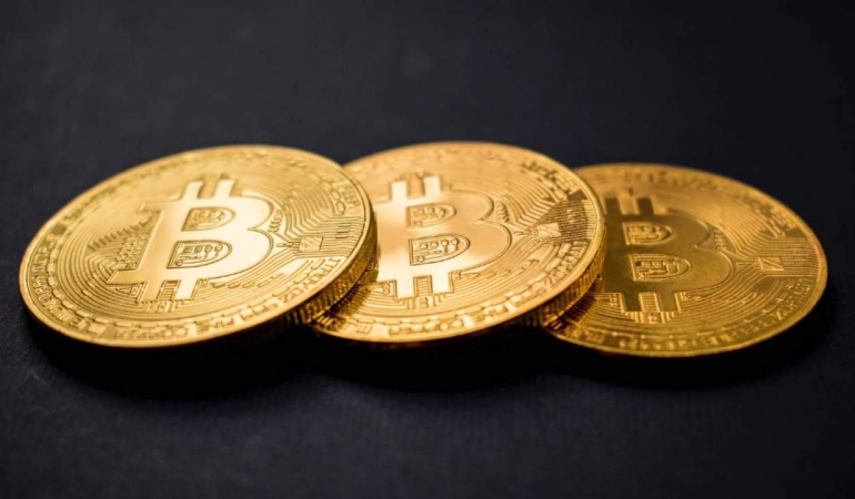 Sakinler, devasa bitcoin madenciliği operasyonunun yerel bir gölü ısıttığını iddia ediyor