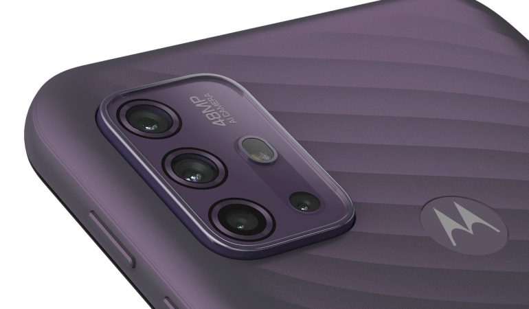 Motorola Moto G10 ve Moto G30 artık IP52 derecesi, 5.000 mAh pil ve dörtlü kamera ile resmi hale geldi