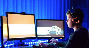 Sekiz Yaşındaki Fortnite Oyuncusuna Profesyonelliğe Dönmesi İçin 33.000$ ve 5.000$ Değerinde Bilgisayar Verildi!