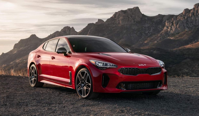 2022 Kia Stinger, BMW’yi canlandıran spor sedana güç ve yeni bir stil katıyor