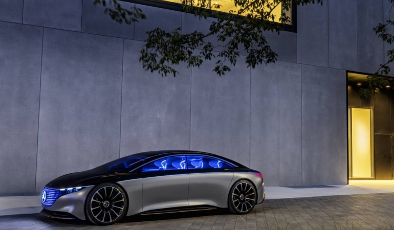 Mercedes-Benz, MBUX Hyperscreen olmadan 2022 EQS iç mekanını tanıttı