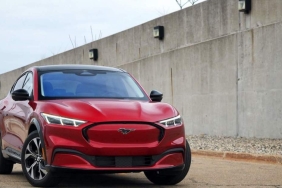 2021-ford-mustang-mach-e-06-1280x720