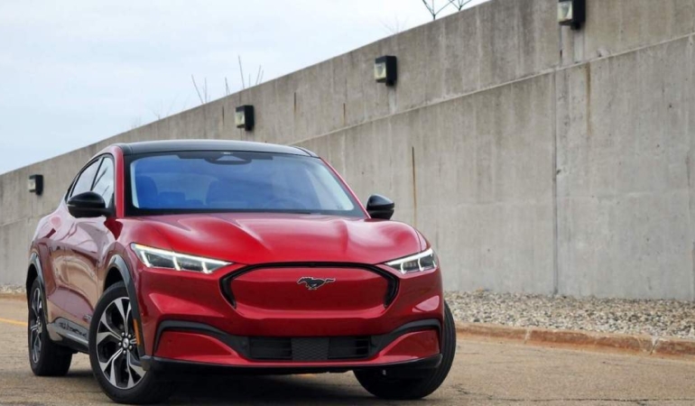 2021 Ford Mustang Mach-E İncelemesi – Rozetin Ötesinde