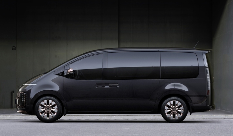 2022 Hyundai Staria MPV üretim modeli ortaya çıktı: Minivan modaya geri döndü