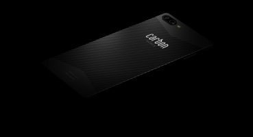 Carbon 1 Mark II adlı soğuk karbon fiber akıllı telefon son derece hafiftir