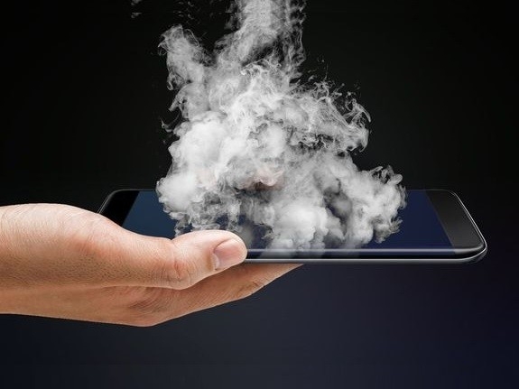 Apple, Avustralyalı adamın cebinde patlayan iPhone X’in ardından dava ile karşı karşıya