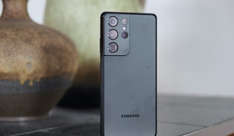 Samsung Galaxy S22’nin Ekran Altı Kamerayı Kaçıracağı Bildiriliyor