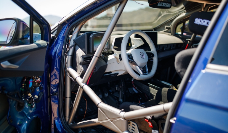 Tanner Foust ve Rhys Millen Racing tarafından tasarlanan bu VW ID.4, Baja yarımadasına meydan okuyor