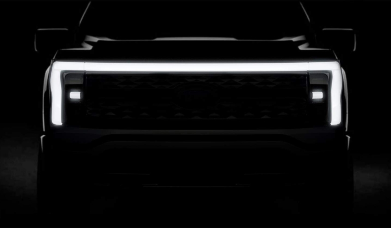 2022 Ford F-150 Lightning, yeni elektrikli pikabın EV adını verdi