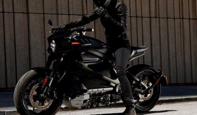 Harley-Davidson, LiveWire’ı bağımsız bir elektrikli motosiklet markası olarak öne çıkarıyor