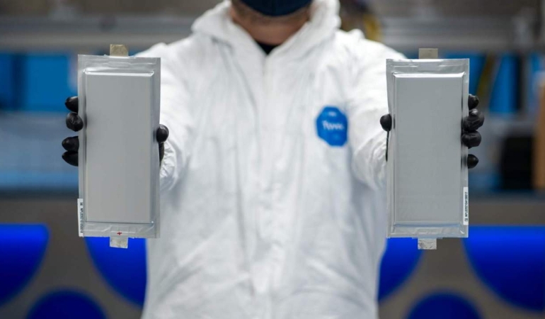 BMW ve Ford, katı hal akülü elektrikli araçlarda avantaj elde etmek için nakit para biriktirdi