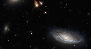 NASA, Hubble tarafından çekilen iki büyük gökadayı gösteren güzel bir görüntü paylaşıyor