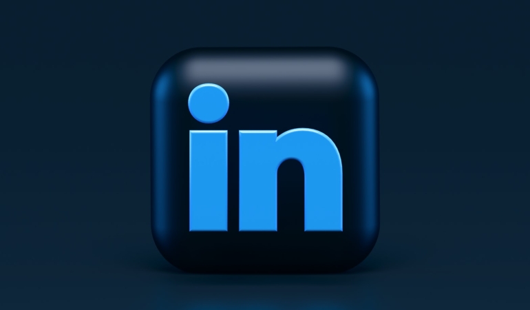 LinkedIn, kullanıcılarına yalnızca bütçe dostu premium üyelik sağlamakla kalmıyor, aynı zamanda Premium News özelliğinin test edilmesiyle kaynakları genişletiyor.
