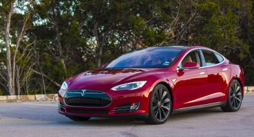 Tesla, Herkesin Beklediği Tam Otonom Sürüş Özelliğinin Beta Sürümünü Yayınladı: İşte İlk Deneyimler