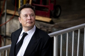 Elon-Musk-looking-up-Getty-1280x720