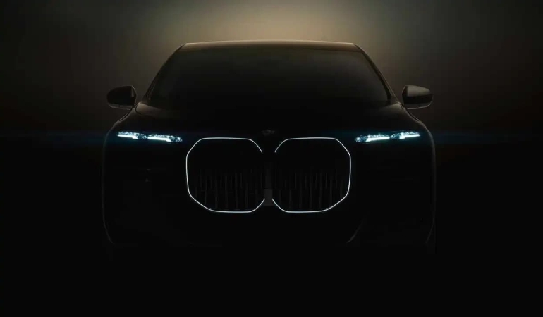 Tanıtıma 7 kala: BMW i7’nin yeni teaser görseli paylaşıldı!