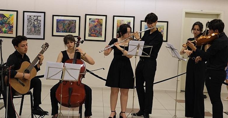 AKM’de Uluslararası Karma Resim Sergisi “ArtİZ” sanatseverlerle buluştu