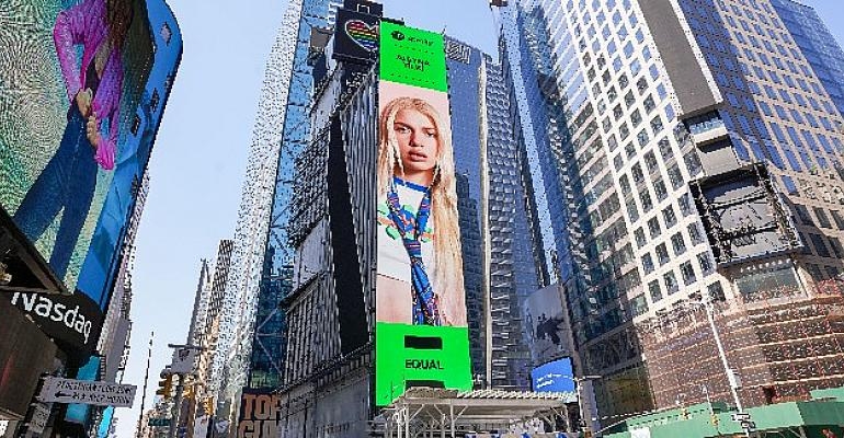 Aleyna Tilki Spotify EQUAL kapsamında iki kez New York Times Square’de boy gösterdi