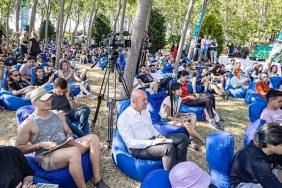 baskan-soyer-genclerle-ilgili-yeni-projelerinin-mujdesini-verdi.jpg
