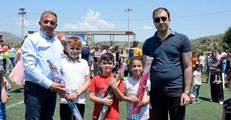 Beydağlı Çocukların Rengarenk Uçurtma Coşkusu