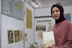 bir-zamanlarin-smsi-kartpostallar-kitap-fuarinda.jpg