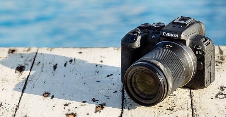 Canon’dan fotoğraf tutkunlarına muhteşem seri: İki yeni hibrit fotoğraf makinesi: EOS R7 ve EOS R10