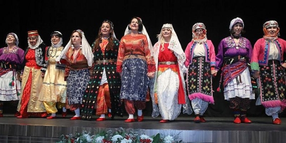 Dansın Renkleriyle Göz Doldurdular