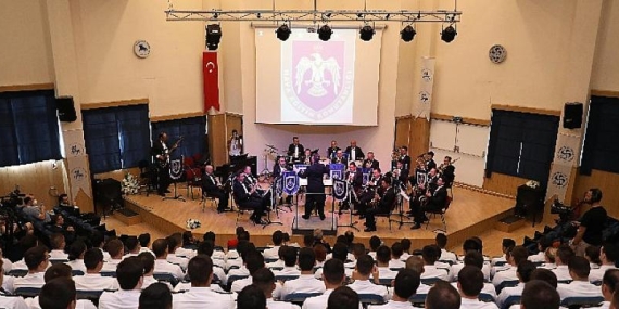 DEÜ’de Bahar Şenlikleri muhteşem dinletiyle başladı