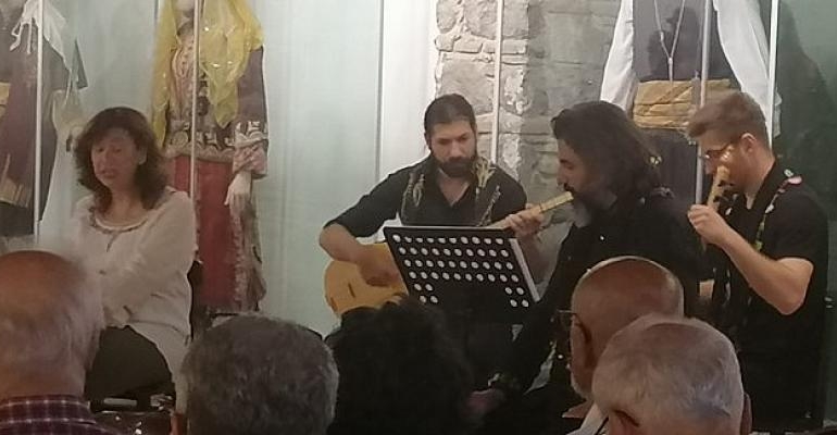 Ege Yöresinin türküleri seslendirilerek hikâyeleri anlatıldı