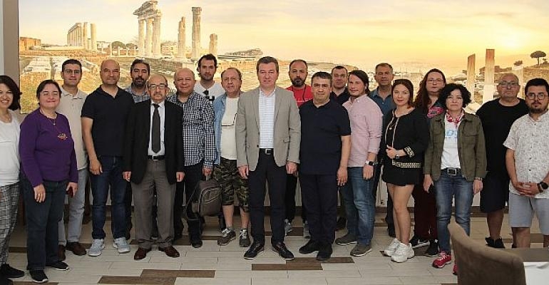 EMD üyeleri hem Bergama’yı dinledi hem tarihi gezdi