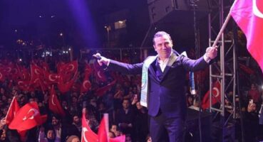 Ferhat Göçer’den 10 Bin Kişilik Konser