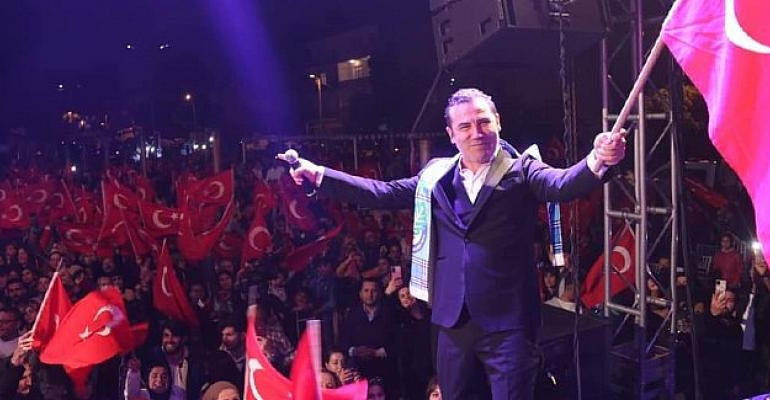 Ferhat Göçer’den 10 Bin Kişilik Konser