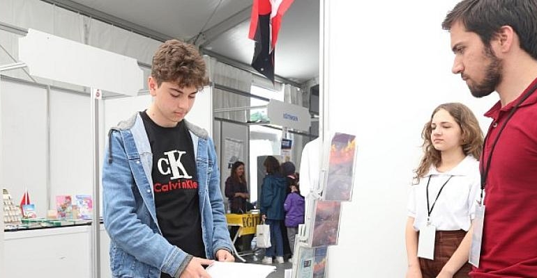 Genç yazarlar Kocaeli Kitap Fuarı’nda
