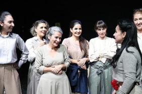 ibb-sehir-tiyatrolari-yaftali-tabut-oyunuyla-mudanyada.jpg