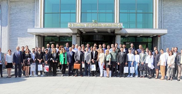 İBB, Teknolojiyi Genç Yeteneklerle Yakalıyor