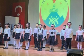 isaret-diliyle-siir-okudular.jpg
